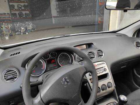 Salpicadero Peugeot 308 9H02