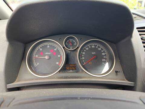 Cuadro de Instrumentos Opel Zafira Z19DT
