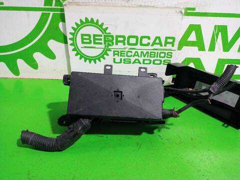 Foto 3ª: Caja Reles Fusibles Kia Sorento 2.5 CRDI 170CV [D4CB] (2002)