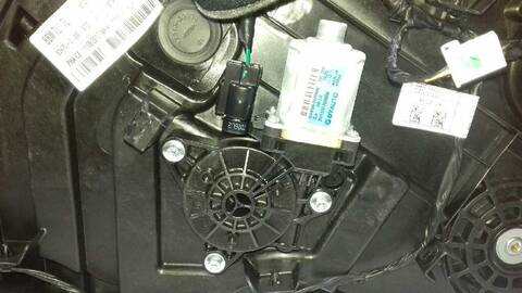 Foto 2ª: Elevalunas Manual Trasero Izquierdo Hyundai Tucson CLASSIC BLUE 132CV 97KW [G4FD] (2018)