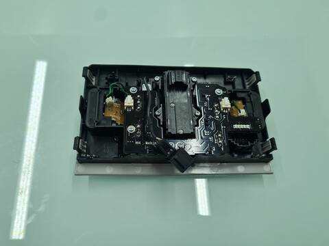 Foto 3ª: Luz Interior Volkswagen Tiguan SPORT BMT 150CV 110KW [DFGA] (2020)