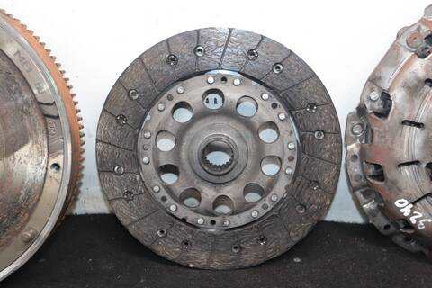Foto 2ª: kit Embrague Bmw Serie 1 118 2.0 D (2004)