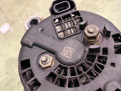 Foto 3ª: Alternador Opel Insignia 2.0 CDTI 160 CV 117KW [A20DTH] (2011)