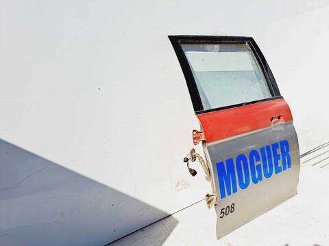 Foto 3ª: Puerta Trasera Izquierda Mitsubishi L200 2.5 TD CAT 116CV 85KW [4D56] (2004)