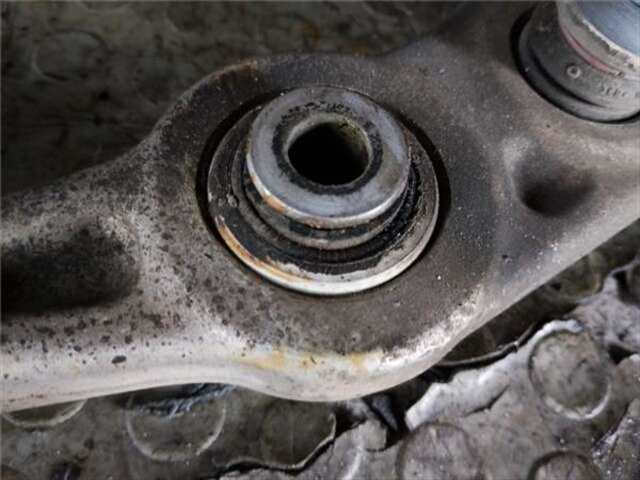 Foto 2ª: Brazo Suspension Delantero Izquierdo Mercedes Clase C 160 2.1 C 220 D (205.304) [2.1 LTR. - 125 KW CDI CAT] [651.921]