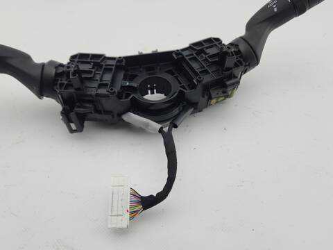 Foto 4ª: Mando Multifuncion Toyota Yaris MXPJ1) 1.5 HYBRID 92CV [M15A] (2024)
