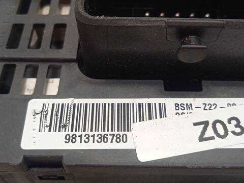 Foto 4ª: Caja Reles Fusibles Peugeot 3008 1.2 THP/ PURETECH 130 MRHNSM MRHNSU MRHNSJ MRHNYW ... 131CV 96KW [HNY] (2018)