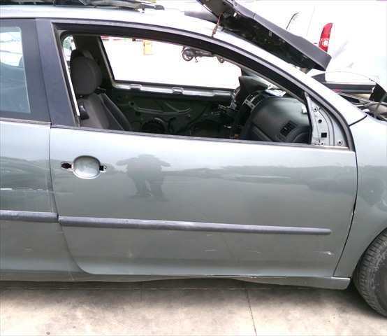 Puerta Delantera Derecha Volkswagen Golf 1.9 TDI SERIE 5,2004-2008