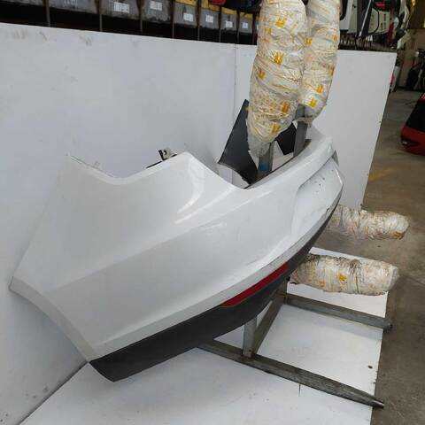 Foto 2ª: Paragolpes Trasero Seat Leon 1.2 TSI 110CV (2012)