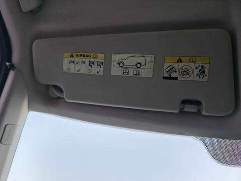 Foto 2ª: Parasol Izquierdo Land Rover Discovery TDV6 S 211CV 155KW (2011)