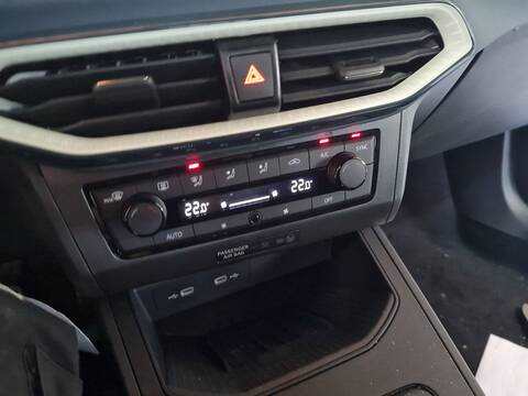 Foto 2ª: Mando Calefacción A. A. Seat Arona 1.0 TSI 116CV 85KW [DUSA]