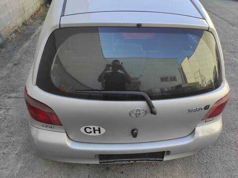 Portón Toyota Yaris 2NZFE