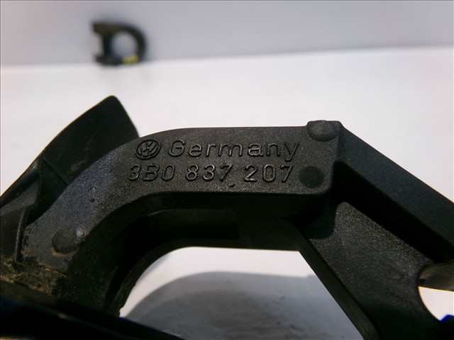 Foto 4ª: Maneta Exterior Delantera Izquierda Volkswagen Passat 1.9 TDI 2000-2005 [AVF] (2002)