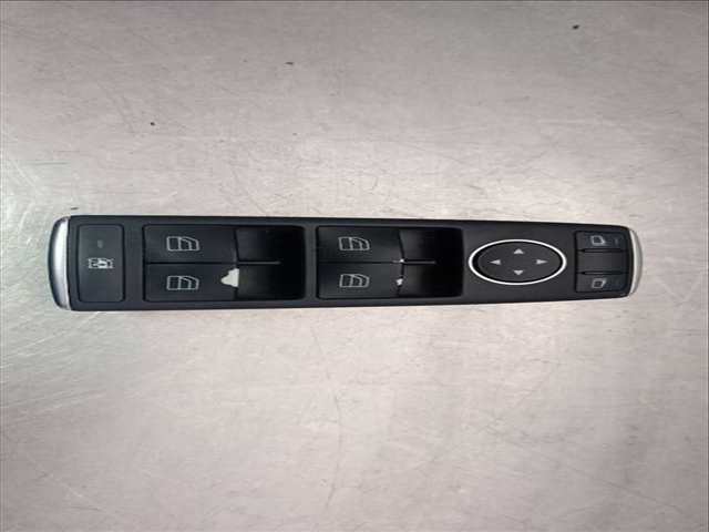 Foto 3ª: Botonera Elevalunas Mercedes Clase C 160 C 200 CDI 204.007) BERLINA 136CV 100KW [651913] (2010)