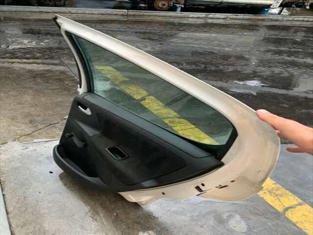 Foto 2ª: Puerta Trasera Derecha Peugeot 207 1.4 HDI70CV [8HZ] (2007)
