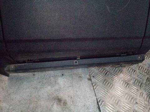 Foto 2ª: Guantera Volkswagen Golf ADVANCE 105CV 77KW [CAY] (2010)