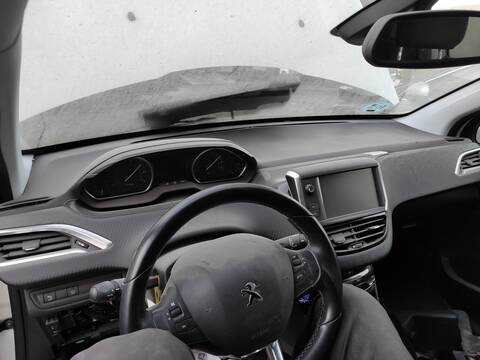 Salpicadero Peugeot 2008 HN05