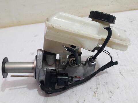 Foto 3ª: Bomba Freno Volkswagen Golf COMFORTLINE BLUEMOTION AUT. 150CV (2013)