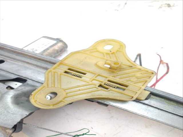 Foto 3ª: Elevalunas Eléctrico Delantero Izquierdo Renault Captur 1.5 DCI 110 (2013)