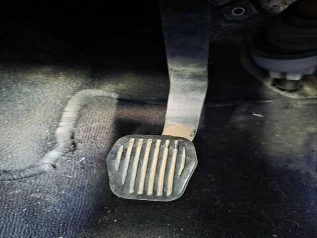 Pedal Embrague Ford Focus IQDB BERLINA