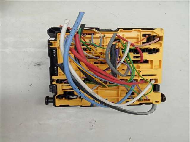 Foto 3ª: Caja Reles Fusibles Peugeot 3008 1.2 THP/ PURETECH 130 MRHNSM MRHNSU MRHNSJ MRHNYW ... 131CV 96KW [HNS (EB2ADTS),HNY (EB2DTS)] (2018)