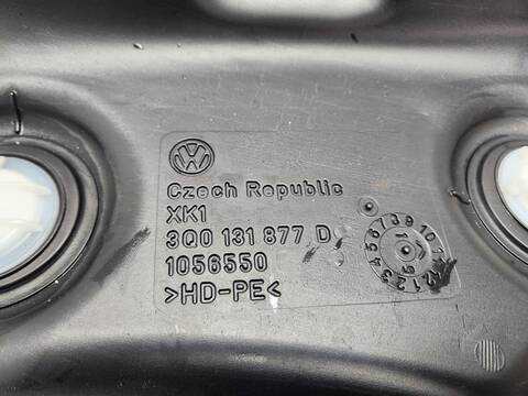 Foto 4ª: Deposito AdBlue Volkswagen Arteon R-LINE 4MOTION 239CV 176KW [CUAA 5080] (2020)