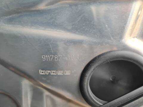 Foto 2ª: Elevalunas Manual Trasero Derecho Mercedes Clase C 160 C 220 T CDI 4-MATIC 204.284) 170CV 125KW FAMILIAR [OM651911] (2014)