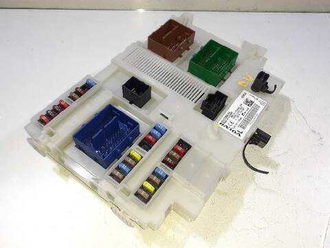 Caja Reles Fusibles Volvo V60 MOMENTUM 150CV 110KW