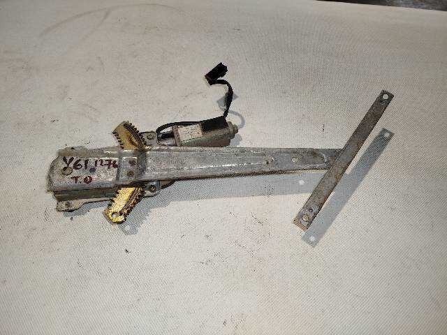 Foto 3ª: Elevalunas Eléctrico Trasero Derecho Nissan Patrol 2.8 TD Y61 TD6 [RD28ETI] (1999)