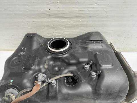 Foto 2ª: Deposito de Combustible Toyota Prius BASIS AUT. 78CV [1NZFXE] (2003)