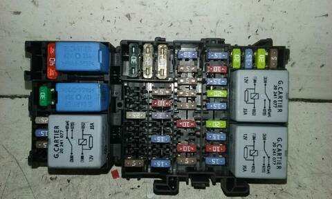 Caja Reles Fusibles Renault Clio DYNAMIQUE 90CV 66KW