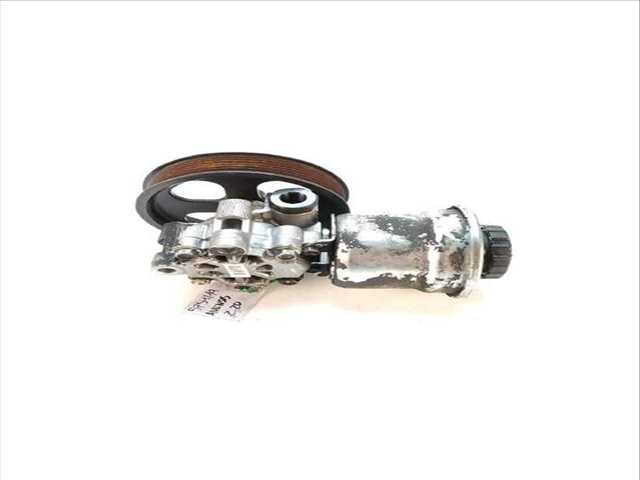 Bomba de Direccion Toyota Avensis 2.2 D-4D ADT251_ ADT251R)
