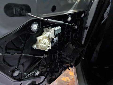 Elevalunas Manual Trasero Izquierdo Ford Focus ST-LINE X 119CV 88KW