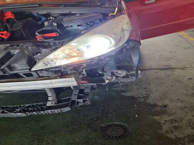 Foto 2ª: Faro Izquierdo Peugeot 308 1.6 16V 150CV 110KW [5FX] (2007)