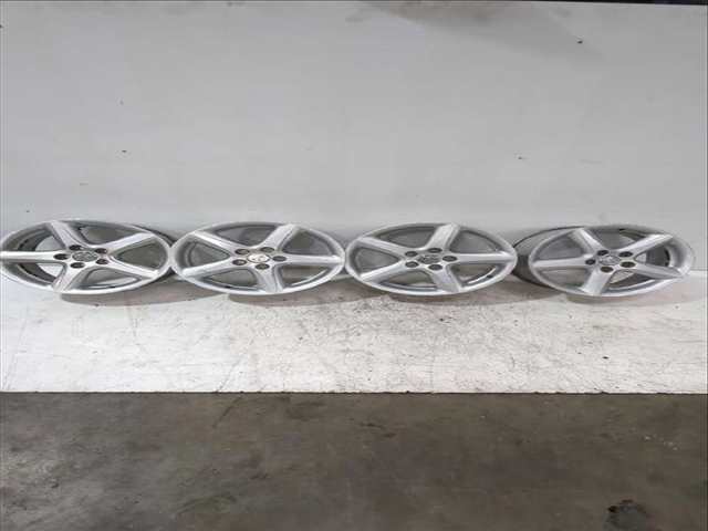 Foto 2ª: Juego LLantas Toyota Corolla 2.2 D-4D AUR10_) 177CV [2AD-FHV] (2004)