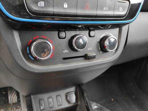 Mando Calefacción A. A. Dacia Spring 4DB401