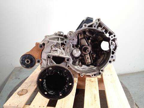 Foto 4ª: Caja Cambios Volkswagen Transporter 1.9 D 60CV 44KW FURGONETA [1X] (1994)