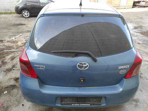 Portón Toyota Yaris 1KR