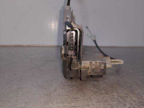 Foto 2ª: Cerradura Puerta Trasera Izquierda Peugeot 308 2.0 16V HDI FAP CAT RHR - DW10BTED4) 136CV 100KW (2008)