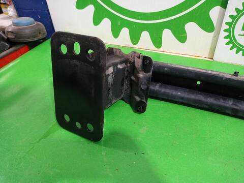 Foto 2ª: Refuerzo Paragolpes Delantero Ford Fiesta FUN 68CV (2001)