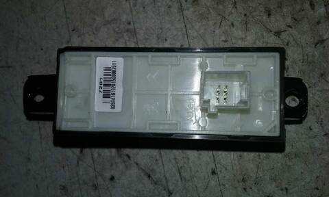 Foto 2ª: Mando Multifuncion Peugeot 208 1.4 HDI FAP 68CV 50KW [BHW] (2015)