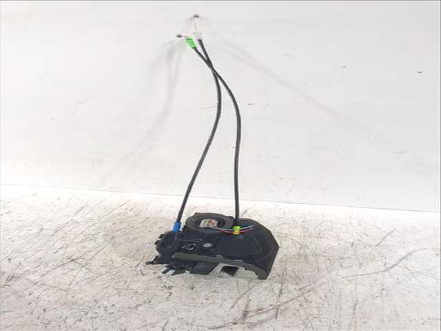 Foto 3ª: Cerradura Puerta Trasera Derecha Toyota Auris 1.6 ZRE151_) 124CV [1ZR-FE] (2006)