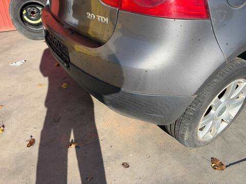 Foto 3ª: Paragolpes Trasero Volkswagen Golf BKD (2003)