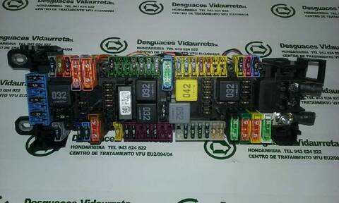Caja Reles Fusibles Mercedes Clase V 200 136CV 100KW