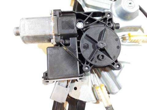 Foto 3ª: Elevalunas Eléctrico Delantero Derecho Opel Astra COSMO 160CV 118KW [A20DTH] (2010)