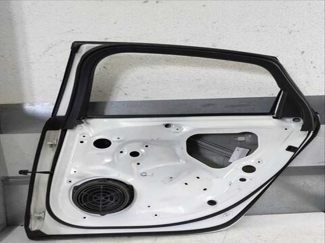 Foto 3ª: Puerta Trasera Derecha Audi A6 177 CV 130KW [CGLC CGL]