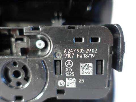 Foto 3ª: Mando Multifuncion Mercedes Clase A 140 1332 CC PHEV 118 KW [282914] (2021)