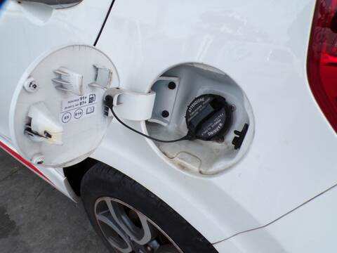 Tapa Exterior Combustible Kia Picanto G4LA