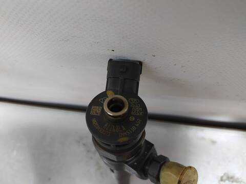 Foto 2ª: Inyectores Renault Clio 1.5 DCI DIESEL FAP ENERGY 75CV 55KW [K9KE638] (2012)