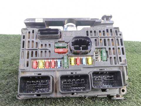 Caja Reles Fusibles Peugeot 407 2.0 HDI 135 6DRHRH 6DRHRE 6DRHRG 6DRHRJ) 136CV 100KW